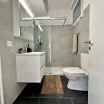 Garden Apartment, 5 Minutes To Maggiore, Near Locarno, Private Parking Lot Apartament Minusio