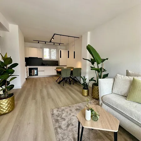 Garden Apartment, 5 Minutes To Maggiore, Near Locarno, Private Parking Lot *