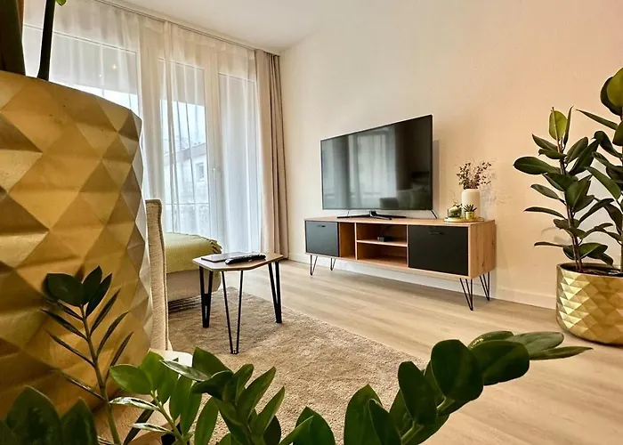 Garden Apartment, 5 Minutes To Maggiore, Near Locarno, Private Parking Lot