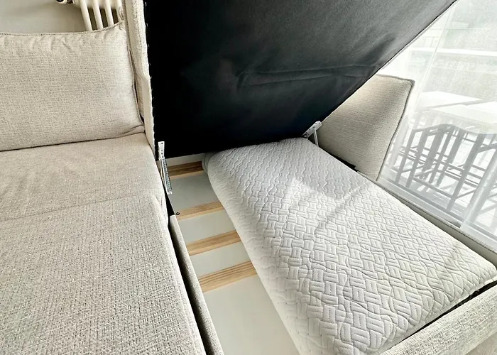 Garden Apartment, 5 Minutes To Maggiore, Near Locarno, Private Parking Lot Appartamento *