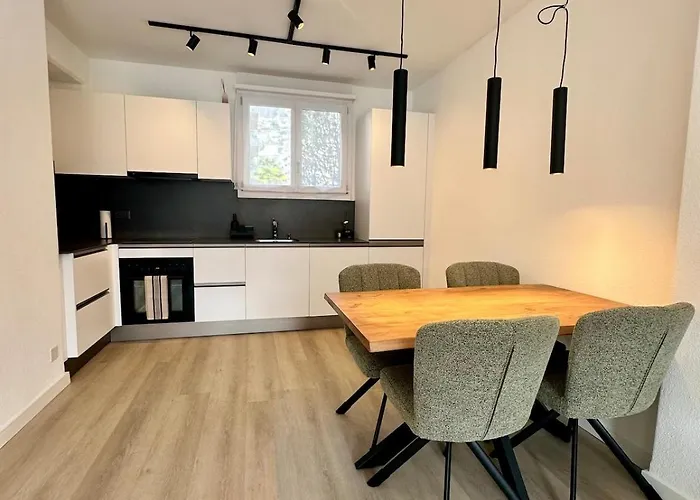 Appartamento Garden Apartment, 5 Minutes To Maggiore, Near Locarno, Private Parking Lot *