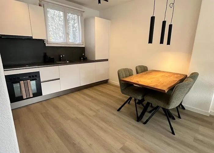 Appartamento Garden Apartment, 5 Minutes To Maggiore, Near Locarno, Private Parking Lot