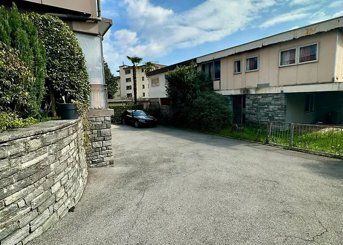 Garden Apartment, 5 Minutes To Maggiore, Near Locarno, Private Parking Lot Appartamento *