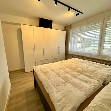 Garden Apartment, 5 Minutes To Maggiore, Near Locarno, Private Parking Lot 公寓 Minusio